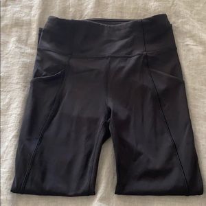 NWOT Lululemon Time to sweat crop 23”